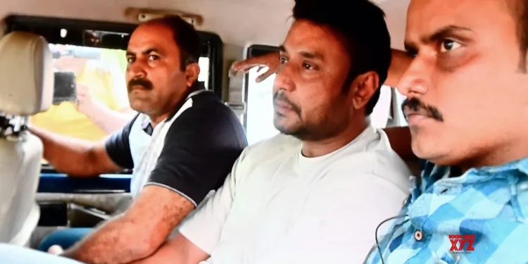 ಕೊಲೆ ಕೇಸ್ನಲ್ಲಿ ನಟ ದರ್ಶನ್ ರಕ್ಷಣೆಗೆ ನಡೀತಿದ್ಯಾ ಕಸರತ್ತು..?