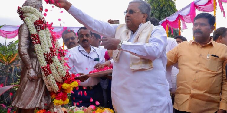 ಸಮಾಜದ ಎಲ್ಲ ಜನರೂ ಜಾತ್ಯಾತೀತರಾಗಿ ಬದುಕಬೇಕುಕೆಂಪೇಗೌಡರು ಯಾವುದೇ ಜಾತಿಗೆ ಸೀಮಿತವಾದವರಲ್ಲ: ಮುಖ್ಯಮಂತ್ರಿ ಸಿದ್ದರಾಮಯ್ಯ