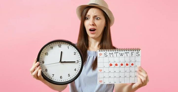 Irregular Periods: ಪ್ರತಿ ತಿಂಗಳು ಮುಟ್ಟು ತಡವಾಗಿ ಆಗ್ತಾಯಿದ್ರೆ, ಇವುಗಳನ್ನ ತಪ್ಪದೆ ಸೇವಿಸಿ.!