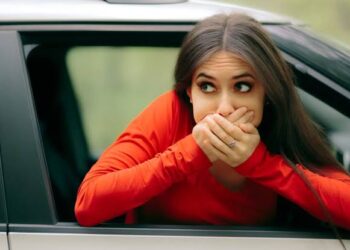 ಪ್ರಯಾಣದ ಸಮಯದಲ್ಲಿ ಸುಸ್ತು ಹಾಗು ವಾಂತಿಯನ್ನು ತಪ್ಪಿಸಲು ಹೀಗೆ ಮಾಡಿ.!