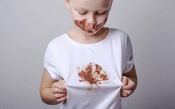 ಬಟ್ಟೆಯ ಮೇಲಾಗಿರುವ ಕಠಿಣ ಕಲೆಗಳನ್ನ ತೆಗೆದುಹಾಕುವುದಕ್ಕೆ, ಈ ಸಿಂಪಲ್ ಹ್ಯಾಕ್ ಟ್ರೈ ಮಾಡಿ.!