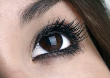 ಕಣ್ಣಿಗೆ ಕಾಜಲ್ ಹಚ್ಚುವುದರಿಂದ ಈ ಸಮಸ್ಯೆಗಳು ಎದುರಾಗುತ್ತದೆ.!