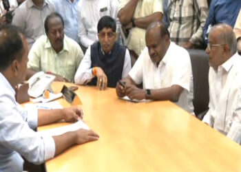 ಶಾಸಕ ಸ್ಥಾನಕ್ಕೆ ರಾಜೀನಾಮೆ ನೀಡಿದ ಕೇಂದ್ರ ಸಚಿವ ಕುಮಾರಸ್ವಾಮಿ