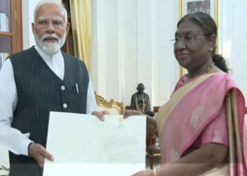 ಸರ್ಕಾರ ರಚನೆಗೆ ಹಕ್ಕು ಮಂಡಿಸಿದ ನರೇಂದ್ರ ಮೋದಿ