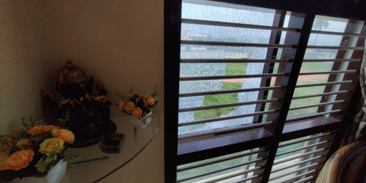 ಶಾಸಕ ಪ್ರದೀಪ್ ಈಶ್ವರ್ ಮನೆಯ ಮೇಲೆ ಕಲ್ಲು ತೂರಾಟ