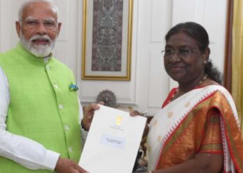 ರಾಜೀನಾಮೆ ನೀಡಿದ ನರೇಂದ್ರ ಮೋದಿ