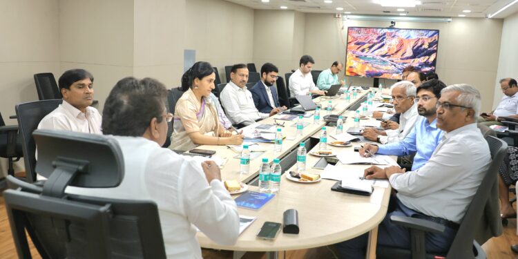 ಮಶೀನ್ ಟೂಲ್ ವಲಯದ ಉತ್ಕರ್ಷಕ್ಕೆ ಒತ್ತು, ವಿಷನ್ ಗ್ರೂಪ್ ಚೊಚ್ಚಲ ಸಭೆ ನಡೆಸಿದ ಕೈಗಾರಿಕಾ ಸಚಿವರು