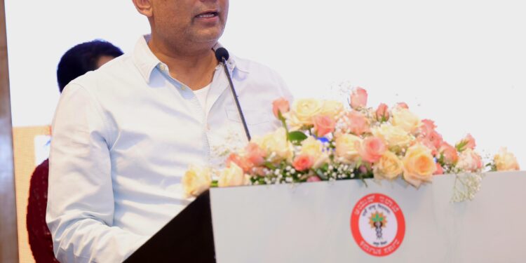 10 ದಿನಗಳ ‘ಯೋಗೋತ್ಸವ’ ಕಾರ್ಯಕ್ರಮಕ್ಕೆ ಆರೋಗ್ಯ ಸಚಿವ ದಿನೇಶ್ ಗುಂಡೂರಾವ್ ಚಾಲನೆ