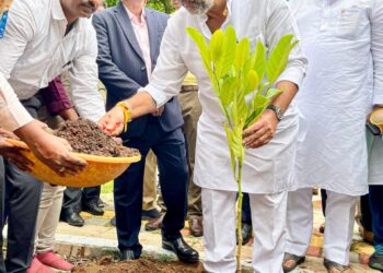 ಶಾಲಾ ಮಕ್ಕಳಿಂದ 2 ಲಕ್ಷ ಗಿಡ ನೆಡುವ ಹಸಿರು ರಕ್ಷಕ ಅಭಿಯಾನ: ಡಿಸಿಎಂ ಡಿ.ಕೆ.ಶಿವಕುಮಾರ್