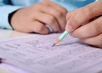 ಸ್ಪರ್ಧಾರ್ತಕ ಹುದ್ದೆ ಪರೀಕ್ಷೆ ; ಇನ್ನು ಮುಂದೆ ಪೇಪರ್‌ ಸೋರಿಕೆಗೆ ಒಂದು ಕೋಟಿ ದಂಢ, ಮೂರು ವರ್ಷ ಜೈಲು