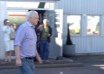 ಬೇಹುಗಾರಿಕೆ ಆರೋಪ; ಜಾಮೀನಿನ ಮೇಲೆ ಬಿಡುಗಡೆಗೊಂಡ ವಿಕಿಲೀಕ್ಸ್‌ ಸಂಸ್ಥಾಪಕ ಜೂಲಿಯನ್‌ ಅಸ್ಸಾಂಜೆ