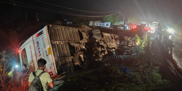 ಭೀಕರ ಅಪಘಾತ; ಇಬ್ಬರು ಬಲಿ, 7 ಸ್ಥಿತಿ ಚಿಂತಾಜನಕ