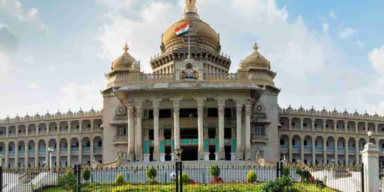 ಇಂಜನಿಯರಿಂಗ್ ವಿದ್ಯಾರ್ಥಿಗಳ ಶಾಕ್ ; ಪ್ರವೇಶಾತಿ ಶುಲ್ಕ ಹೆಚ್ಚಳ