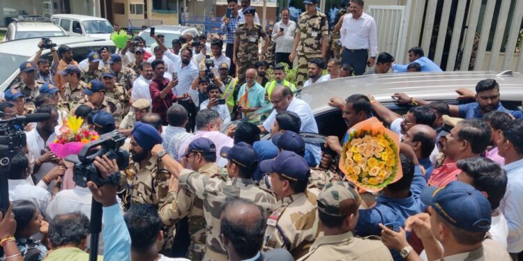 ಕೇಂದ್ರದ ನೂತನ ಸಚಿವ ಕುಮಾರಸ್ವಾಮಿಗೆ ಅದ್ದೂರಿ ಸ್ವಾಗತ