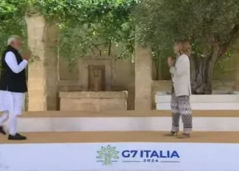 ಕೈ ಮುಗಿದು ಮೋದಿ ಸ್ವಾಗತಿಸಿದ ಇಟಲಿ ಪ್ರಧಾನಿ