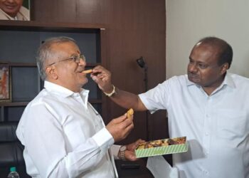 ಜಿ.ಟಿ ದೇವೇಗೌಡರ ಮನವೊಲಿಸಿದ ಕುಮಾರಸ್ವಾಮಿ.. ಇಂದು ಸಭೆ..