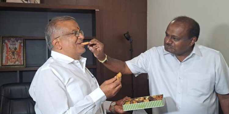 ಜಿ.ಟಿ ದೇವೇಗೌಡರ ಮನವೊಲಿಸಿದ ಕುಮಾರಸ್ವಾಮಿ.. ಇಂದು ಸಭೆ..