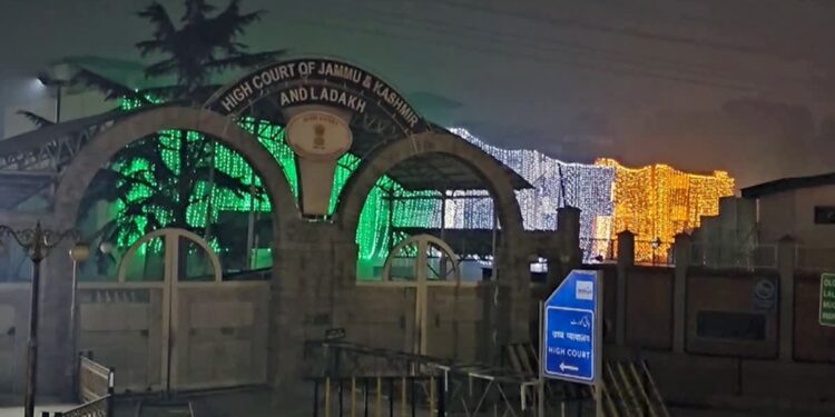 ನಕಲಿ ಎನ್‌ ಕೌಂಟರ್‌ ; ಜೆಕೆ ಪೋಲೀಸ್‌ ಅಧಿಕಾರಿಗೆ ವರ್ಷ ನಂತರ ಜಾಮೀನು