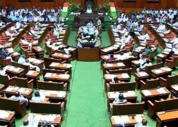 ಮುಂಗಾರು ಅಧಿವೇಶನ ಮೊದಲ ದಿನವೇ ಸರ್ಕಾರಕ್ಕೆ ಬಿಸಿ ಮುಟ್ಟಿಸಿದ ವಿಪಕ್ಷಗಳು !