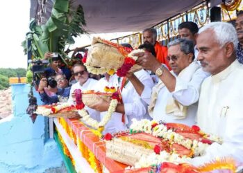 ಕಾವೇರಿಗೆ ಬಾಗಿನ ಅರ್ಪಿಸಿದ ಸಿಎಂ ಸಿದ್ದರಾಮಯ್ಯ ! KRS ಜಲಾಶಯ ಭರ್ತಿ !