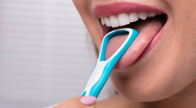 ನಾಲಿಗೆಯನ್ನು ಕ್ಲೀನ್ ಮಾಡದಿದ್ದರೆ ಈ ಆರೋಗ್ಯ ಸಮಸ್ಯೆಗಳು ಎದುರಾಗುವುದು ಪಕ್ಕಾ.!