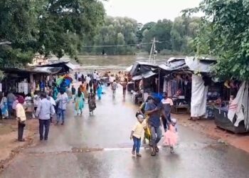 ಉಕ್ಕಿ ಹರಿದ ಕಪಿಲಾ.. ನಂಜನಗೂಡು ದೇಗುಲದ ಸ್ನಾನಘಟ್ಟ ಮುಳುಗಡೆ..