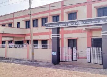 ವೈದ್ಯಕೀಯ ಸೇವೆ ಸಿಗದೆ ಜನರ ಪರದಾಟ..