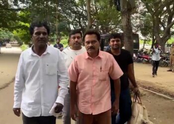 ನಟ ದರ್ಶನ್ ಭೇಟಿಗೆ ಆಗಮಿಸಿದ ನಟ ವಿನೋದ್ ರಾಜ್..