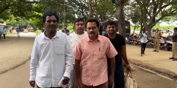 ನಟ ದರ್ಶನ್ ಭೇಟಿಗೆ ಆಗಮಿಸಿದ ನಟ ವಿನೋದ್ ರಾಜ್..