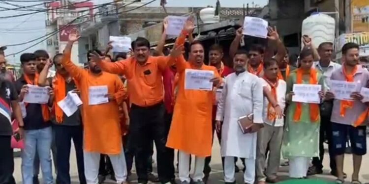 ಹೆಚ್ಚಿದ ಭಯೋತ್ಪಾದಕ ಧಾಳಿ ; ಪಾಕಿಸ್ಥಾನದ ವಿರುದ್ದ ಸೇನಾ ಕಾರ್ಯಾಚರಣೆಗೆ ಶಿವಸೇನೆ ಆಗ್ರಹ