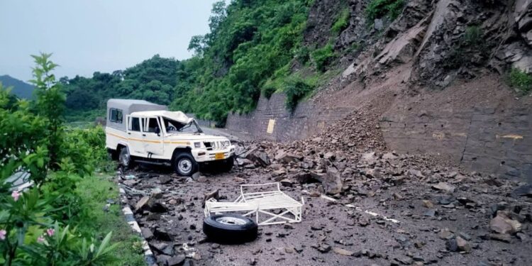 ವಯನಾಡಿನಲ್ಲಿ ಮಂಗಳವಾರ ಬೆಳಿಗ್ಗೆ ಭಾರೀ ಭೂಕುಸಿತ ; ಹಲವರು ಸಿಲುಕಿರುವ ಶಂಕೆ..