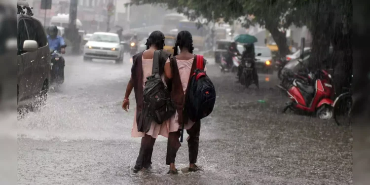 ಕೊಡಗಿನಲ್ಲಿ ಬಿರುಸುಗೊಂಡ ಮಳೆ ; ನಾಳೆಯೂ ರಜೆ ಘೋಷಣೆ