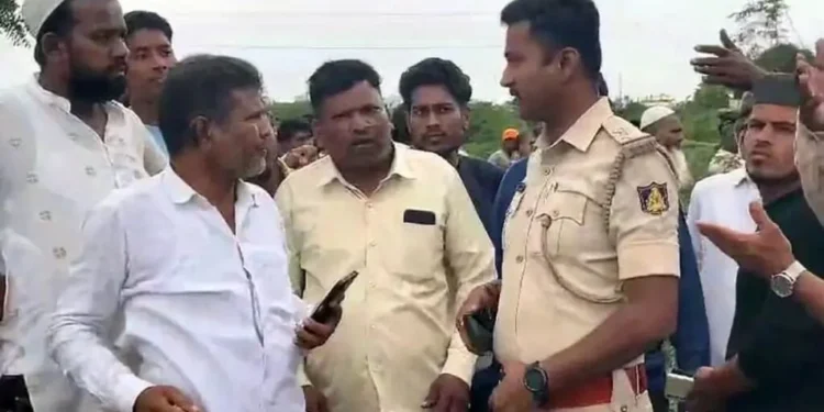 80ಕ್ಕೂ ಹೆಚ್ಚು ಗೋರಿಗಳು ನೆಲಸಮ: ಪ್ರಕರಣ ದಾಖಲು..!!