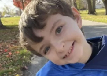 10 ವರ್ಷದ ಬಾಲಕ ಮೇಲೆ ಕುಳಿತು ಉಸಿರುಗಟ್ಟಿಸಿ ಕೊಂದ ತಾಯಿ..