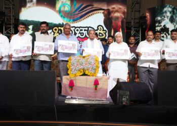 ನೀವು ನನ್ನ ಕುರ್ಚಿ ಅಲ್ಲಾಡಿಸ್ತಾನೇ ಇರಿ. ನನ್ನ‌ ಕುರ್ಚಿ ಗಟ್ಟಿ ಆಗ್ತನೇ ಇರ್ತದೆ: ಬಿಜೆಪಿ-ಜೆಡಿಎಸ್ ಷಡ್ಯಂತ್ರವನ್ನು ಲೇವಡಿ ಮಾಡಿದ ಸಿಎಂ