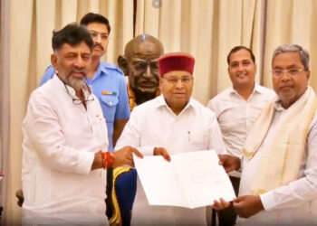 ಸಿಎಂ ಸಿದ್ದರಾಮಯ್ಯ ವಿರುದ್ಧ ರಾಜ್ಯಪಾಲರಿಗೆ ದೂರು ಕೊಟ್ಟಿದ್ದೇ ಸರಿ ಇಲ್ವಾ..?