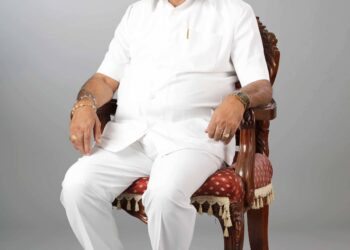 ಕರ್ನಾಟಕದಲ್ಲಿ ಜನನಾಯಕರಾಗಿ ಬೆಳೆದವರಲ್ಲಿ ಮಾಜಿ ಮುಖ್ಯ ಮಂತ್ರಿ ಶ್ರೀ ಬಿ. ಎಸ್. ಯಡಿಯೂರಪ್ಪನವರೂ ಒಬ್ಬರು….