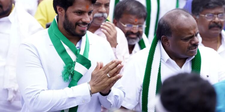 5ನೇ ದಿನದ ಪಾದಯಾತ್ರೆಗೆ ಮಂಡ್ಯದಲ್ಲಿ ಚಾಲನೆ ! ಕೇಂದ್ರ ಸಚಿವ ಹೆಚ್‌ಡಿಕೆ ಪಾದಯಾತ್ರೆಯಲ್ಲಿ ಭಾಗಿ !