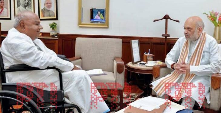 ಧಿಡೀರ್ ಅಮಿತ್ ಶಾ ಭೇಟಿಯಾದ ದೊಡ್ಡಗೌಡರು ! ಸಿದ್ದು ಕೆಡವಲು ಖೆಡ್ಡಾ ರೆಡಿಯಾಯ್ತ ?!