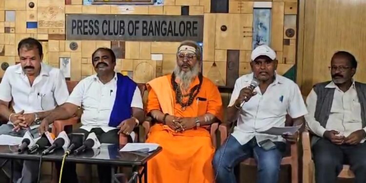 ಸುದ್ದಿಗೋಷ್ಠಿ ನಡೆಸುವ ವೇಳೆಯಲ್ಲೇ ಹೃದಯಾಘಾತ.. ಬೆಚ್ಚಿಬೀಳಿಸುವ ವಿಡಿಯೋ