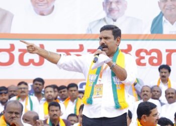 ಪಾದಯಾತ್ರೆಯಲ್ಲಿ ಬಿಜೆಪಿಯ ವಿಜಯೇಂದ್ರ ಡಬಲ್‌ ಗೇಮ್‌ ಮಾಡ್ತಿದ್ದಾರ..?