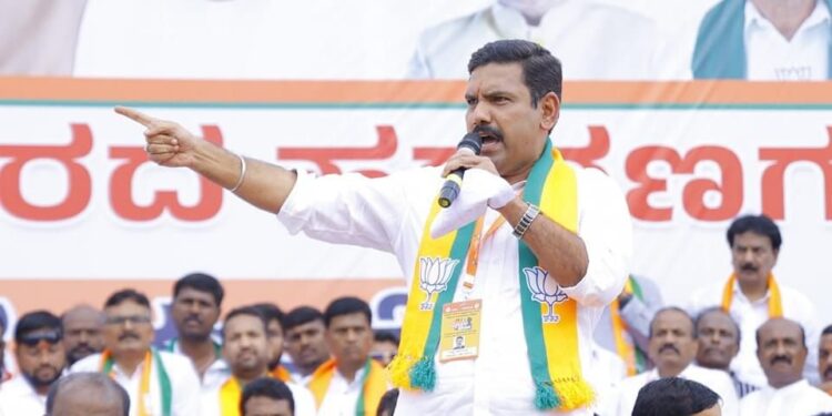 ಪಾದಯಾತ್ರೆಯಲ್ಲಿ ಬಿಜೆಪಿಯ ವಿಜಯೇಂದ್ರ ಡಬಲ್‌ ಗೇಮ್‌ ಮಾಡ್ತಿದ್ದಾರ..?