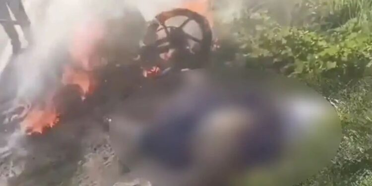 ಬೈಕ್ ಮೇಲೆ ಹೈ ಟೆನ್ಶನ್ ವೈರ್ ಬಿದ್ದು ದಂಪತಿ ಸಜೀವ ದಹನ; ಎದೆ ನಡುಗಿಸುವಂತಿದೆ ಈ ‘ದೃಶ್ಯ’