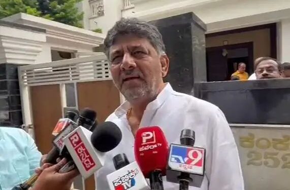 ಸಿಎಂ & ನನ್ನನ್ನು ಒಳಗೆ ಕಳುಹಿಸುವ ಸಂಚು- ಡಿಕೆಶಿ ಸ್ಫೋಟಕ ಹೇಳಿಕೆ