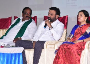 ದಾಖಲೆಯ 55 ಕಿ.ಮೀ. ಮಾನವ ಸರಪಳಿ ನಿರ್ಮಾಣ ಯಶಸ್ವಿಗೊಳಿಸೋಣ: ಸಚಿವ ಸಂತೋಷ್‌ ಲಾಡ್‌