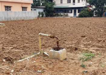 ಬೆಂಗಳೂರಿನ ಕೊನೆಯಿಲ್ಲದ ಬಾಯಾರಿಕೆ ಈ ಗ್ರಾಮವನ್ನು ಒಣಗಿಸುತ್ತಿದೆ ಬೋರ್‌ವೆಲ್‌ಗಳು ಶಾಪವಾಗಿ ಪರಿಣಮಿಸಿವೆ.