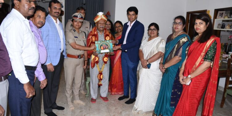 ನಾಡಹಬ್ಬ ದಸರಾ ಉದ್ಘಾಟನೆಗೆ ಸಾಹಿತಿ ಪ್ರೊ.ಹಂಪನಾ ಅವರಿಗೆ ಮೈಸೂರು ಜಿಲ್ಲಾಡಳಿತದಿಂದ ಆಹ್ವಾನ