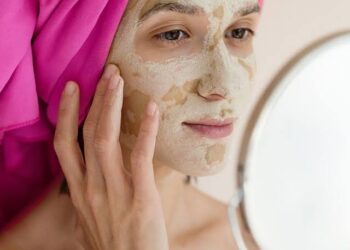 ತ್ವಚೆಗೆ ಮುಲ್ತಾನಿ ಮಿಟ್ಟಿ ಬೆಸ್ಟ್, ಆದ್ರೆ ಡ್ರೈ/ಆಯ್ಲಿ ಸ್ಕಿನ್ ಇದ್ದವರು ಮುಲ್ತಾನಿ ಮಿಟ್ಟಿ ಜೊತೆಗೆ  ಇವುಗಳನ್ನ ಮಿಕ್ಸ್ ಮಾಡೋದನ್ನ ಮರೆಯಬೇಡಿ.!