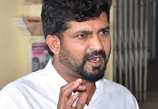 ಹಿಂದೂಗಳು ತಲ್ವಾರ್ ಹಿಡಿಯಲು ಸಿದ್ಧರಾಗಿ – ಕಿಡಿ ಹೊತ್ತಿಸಿದ ಪ್ರತಾಪ್ ಸಿಂಹ !