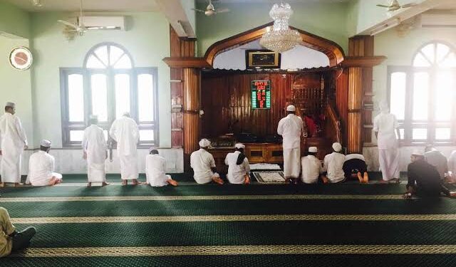 ಮಂಗಳೂರಿನಲ್ಲಿ ಮಸೀದಿಯ ಮೆಲೆ ಕಲ್ಲು ತೂರಾಟ – ತಡರಾತ್ರಿ ನಡೆದ ಘಟನೆ !